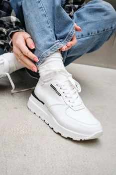 Демисезонные кожаные кроссовки PARADIZE SHOES белого цвета с черными элементами на высокой подошве 40 размер (стелька 26,5 см)