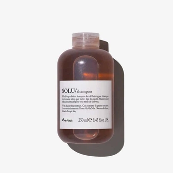 Освежающий шампунь для глубокой очистки волос и кожи головы Davines Essential Haircare Solu Shampoo 250 мл