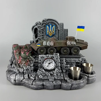 Подарочный набор штоф с часами "БТР-70" стопки и фляга 300 мл | Декор для барной зоны PA_1232_1