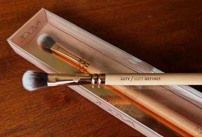 Кисть для растушевки теней ZOEVA #227 Soft Definer Rose Golden Vol.2 в цвете розовое золото 1 шт
