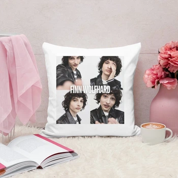 Подушка плюшевая Stranger things Finn Wolfhard Очень странные дела Финн Вульфхард 35х35 см (ДД01258)