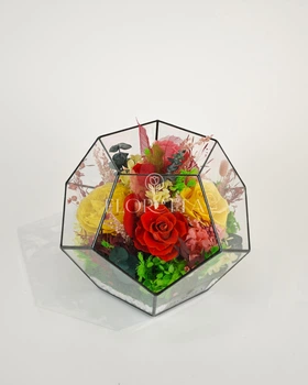Флорариум с красными и жёлтыми розами «Яркая романтика» 24*24*24 см