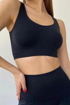 Топ на широких бретелях безшовний InSecret Top Basic BLACK L/XL Чорний