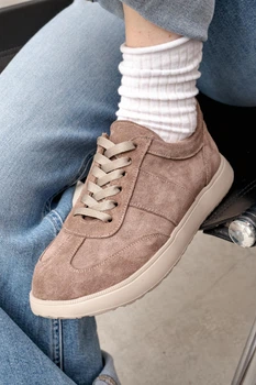 Стильные замшевые кеды PARADIZE SHOES темно-бежевого цвета на низкой бежевой подошве 39 размер (стелька 26 см)
