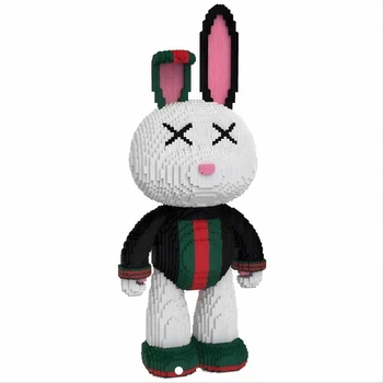 Конструктор «Зайчик GUCCI» 58025 — 8812 деталей, 50 см, 3D-модель із пластикових блоків