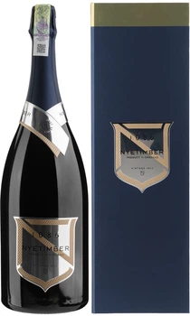 Вино ігристе Nyetimber 1086 by Nyetimber 2013 біле брют 1.5 л в подарунковій коробці (5035854001533)