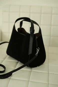 Жіноча сумка-тоут з натуральної замші та шкіри чорна BAGS4LIFE 520 з декором ручки - 68583