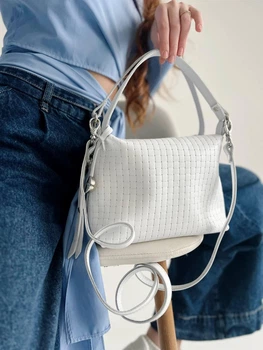 Небольшая сумка с ручками плетеная кожа ARTiS Bags 1669 4811-5113 Белая