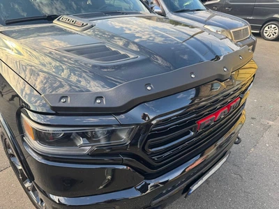 Дефлектор капота мухобійка Dodge Ram BOLT ON ToughGuard 19- чорний FormFit Додж Рам WT0041055