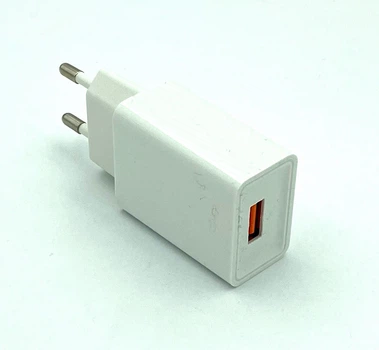 Адаптер питания / Сетевое ЗУ DENMEN DC01 (5V/2.1A/1USB) White