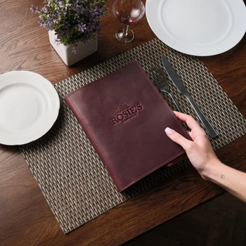 Папка меню А5 Inko Horeca двухслойна кожаная с кольцевым механизмом и кожаными кутами ШМ11А5 Бордовый