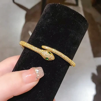 Браслет в стиле Bvlgari золотого цвета змея