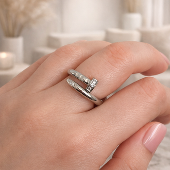 Кольцо в стиле Cartier гвоздь с бриллиантом (серебро) 16р