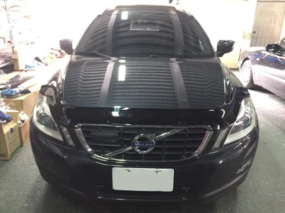 Дефлектор капота мухобойка Volvo XC60 08-13 HIC черная Вольво ХС60 АМ0007034