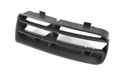 Решетка в бампер AVTM Volkswagen Golf 97-03 4 правая Фольксваген Гольф АМ0039066