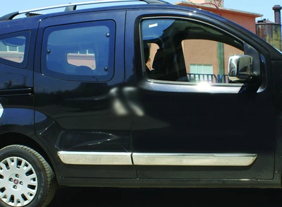 Бічні молдинги накладки на двері Peugeot Bipper Пежо Біппер 2008- 4шт АМ00301512