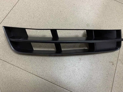 Решетка в бампер AVTM AUDI Q7 10-15 правая Ауди Ку7 АМ0038432