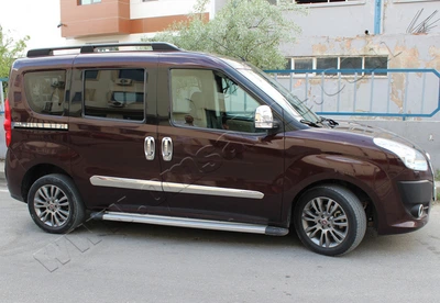 Боковые молдинги накладки на двери Fiat Doblo Фиат Добло 2010- 4шт АМ0030088