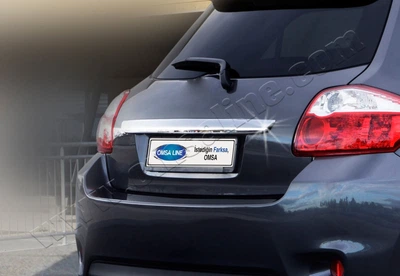 Накладка над номером Toyota Auris 2007-2010 на багажник Автомобильные декоративные накладки на автомобиль АМ0036577