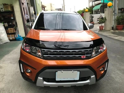 Дефлектор капота мухобойка Suzuki Vitara 15- HIC черная Сузуки Витара АМ0035082