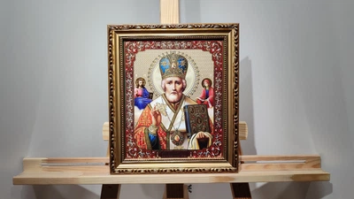 Икона Николая Чудотворца в багетной раме 20х24 см. №203