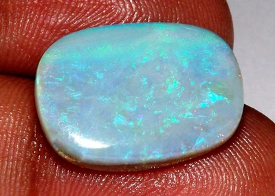 Австралийский голубой опал кабошон 9.75 cts 19 x 13 x 6 mm (1484)