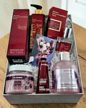 Подарунковий набір косметики No Brand в стилі Maison Francis Kurkdjian Baccarat Rouge 540 Extrait De Parfum 5 в 1 ver.03