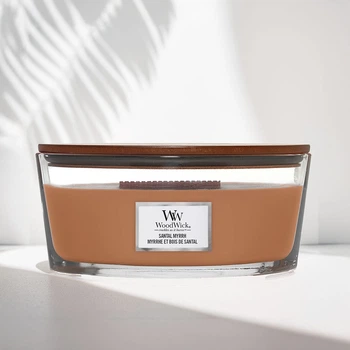 Ароматическая свеча с нотами красного дерева, свежего эвкалипта и амбры Woodwick Ellipse Santal Myrrh 453 г (1743609E)