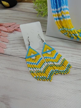 Сережки з бісеру жовто-блакитні 2,5х6,5 см