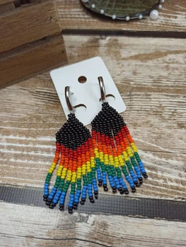 Сережки з бісеру 2,1х5,5 см кольорові