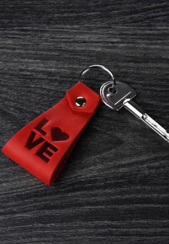 Брелок маленький з натуральної шкіри двосторонній з тисненням LOVE(BB_30001622)