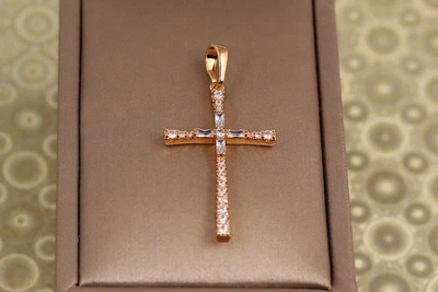 Крестик Xuping Jewelry тонкий длинный с кристаллами по центру 3,3 см золотистый