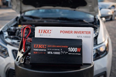 Перетворювач напруги чиста синусоїда UKC потужність 1000 Вт 12 на 220 два USB виходи 5 В цифровий LED дисплей