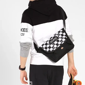 Сумка через плечо Dickies в черно-белом цвете.