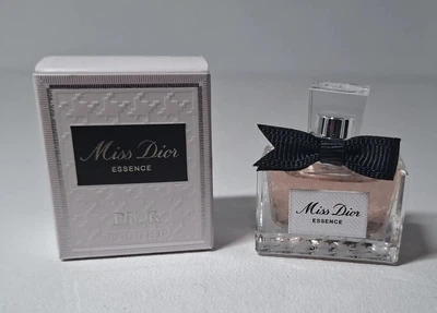 Парфюмированная вода для женщин Christian Dior Miss Dior Essence миниатюра 5 мл