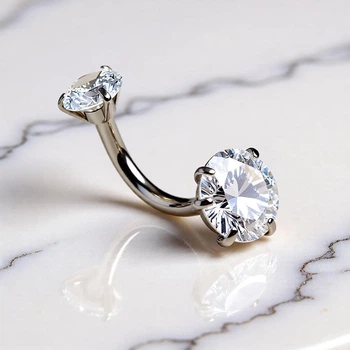 Серьга для пирсинга пупка с белыми фианитами бананка классика Liresmina Jewelry нержавеющая сталь