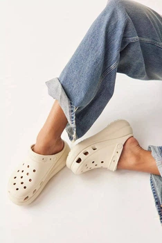 Крокси жіночі на платформі Crocs Classic Crush Bone 36 (EU 36-37) бежеві