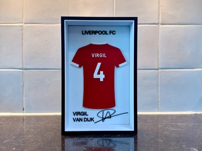 Картина в рамці з футболкою та автографом футболіста Virgil van Dijk Liverpool FC. Aivory