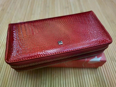 Лаковый кошелек на 2 отделения женский из кожи BALISA красный 571-16
