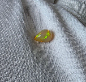Кабошон опал 1.21 CT 9 х 6 мм (386033)