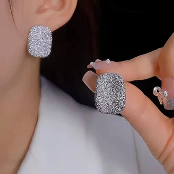 Женские серебристые серьги гвоздики бижутерия
