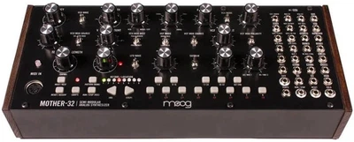 Синтезатор Moog Mother-32 (ACC-GB-010)