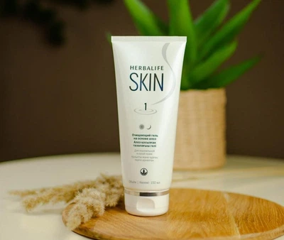 Очищаючий гель на основі алое Herbalife SKIN для сухої та нормальної шкіри 150 мл