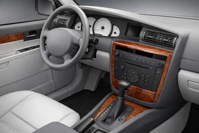 Накладки на панель приборов (1999-2003) Титан для Opel Omega B