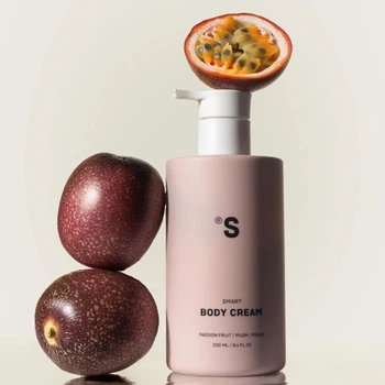 Парфюмированный лосьон для тела Sister's Aroma Smart Body Cream Passion Fruit для питания и восстановления кожи 250 мл