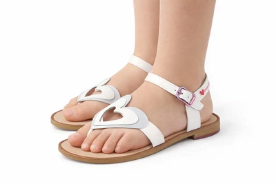 Босоножки сандалии для девочки Agatha ruiz de la prada 132996 белый 33