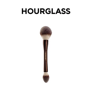 Двусторонняя кисть HOURGLASS Soft Light для румян и рассыпчатой пудры, многофункциональная