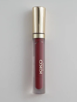 Матова помада з мусовою текстурою KIKO A Holiday Fable Eternal Matte Lip Mousse 03 Universal Mauve