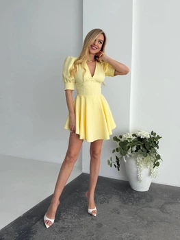 Комбинезон-платье женское летнее желтого цвета 37975 46/48