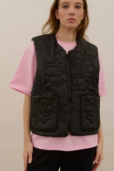 Жіночий жилет з вишивкою Trend Півонія L/XL Чорний (TREZHPIVCH)